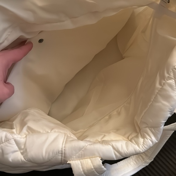 Calia Quilted Travel Tote - Picture 4 of 6